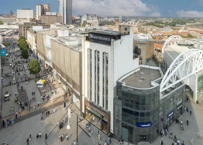 Bullring Modern & Stylish Apartment With City Skyline Views & Free Parking