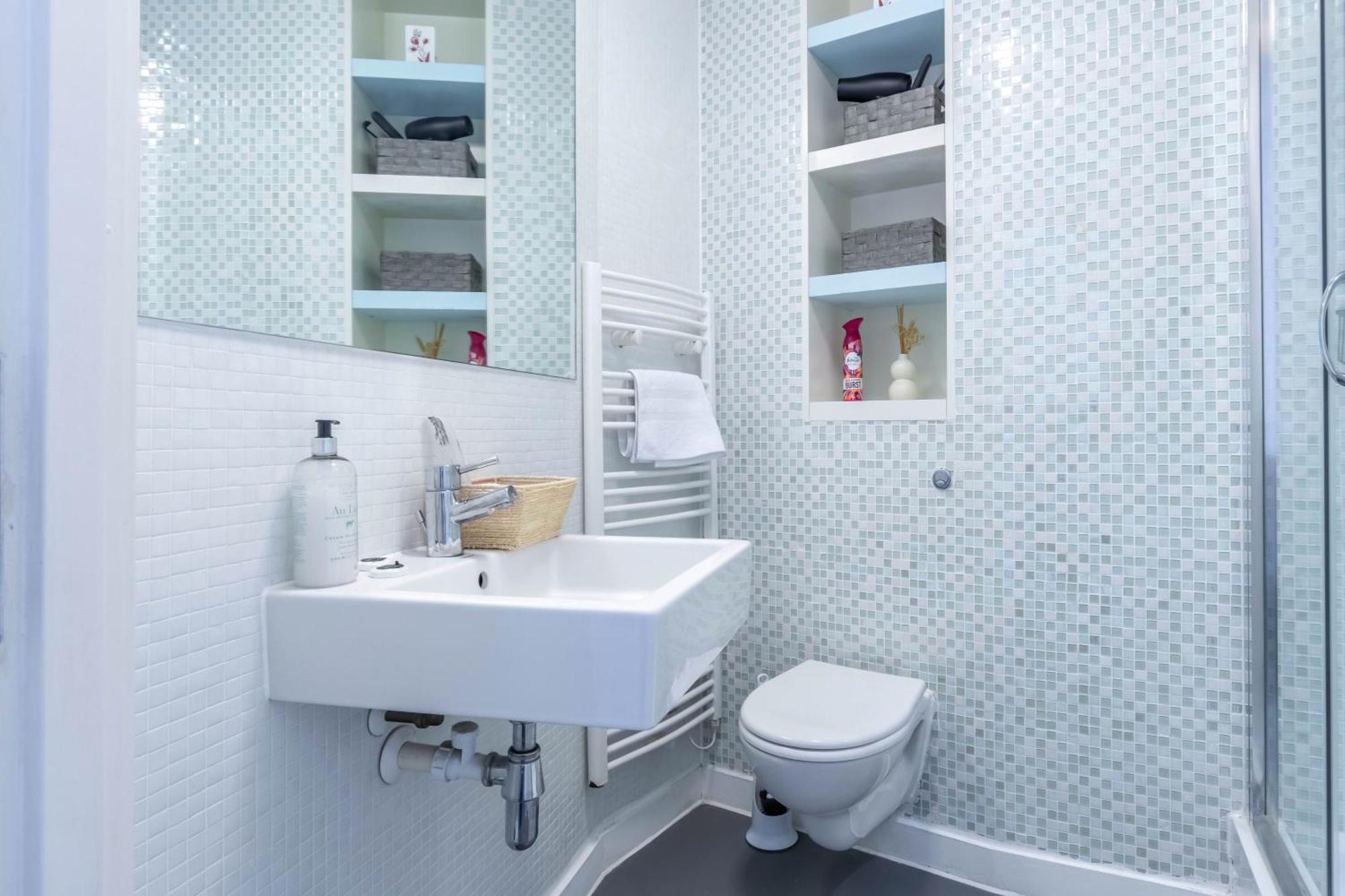 Apartment Bullring Modern & Stylish With Skyline Views & Free Parking *