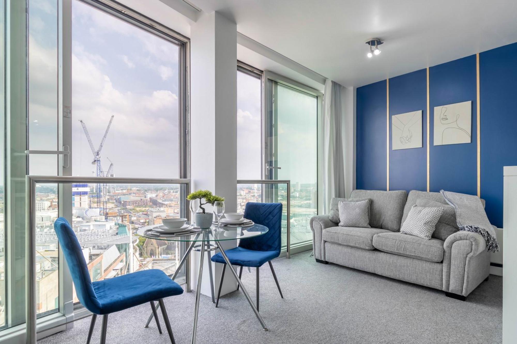 Apartment Bullring Modern & Stylish With Skyline Views & Free Parking